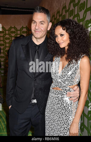 BEVERLY HILLS, Ca - Januar 06: Ol Parker (L) und Thandie Newton an HBO Offizielle Golden Globe Awards nach Partei auf ca. 55 Restaurant im Beverly Hilton Hotel am 6. Januar 2019 in Beverly Hills, Kalifornien. Quelle: Jeffrey Mayer/Alamy leben Nachrichten Stockfoto