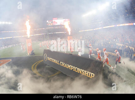 Santa Clara, Kalifornien, USA. 07 Jan, 2019. Die Clemson Tiger nehmen Sie das Feld vor der nationalen Meisterschaft zwischen der Clemson Tiger und die Alabama Crimson Tide am Levi's Stadion in Santa Clara, Kalifornien. Charles Baus/CSM/Alamy leben Nachrichten Stockfoto