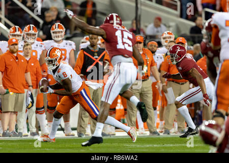 Santa Clara, Kalifornien, USA. 7 Jan, 2019. Januar 07, 2019 - Santa Clara, Kalifornien, USA - Clemson Tiger wide receiver Justyn Ross (8) Fänge ein Pass in den College Football Endspiel nationale Meisterschaft Spiel zwischen der Clemson Tiger und die Alabama Crimson Tide am Levi's Stadion, Santa Clara, Kalifornien. Quelle: Adam Lacy/ZUMA Draht/Alamy leben Nachrichten Stockfoto