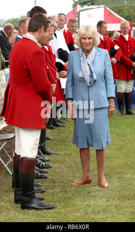 Die Herzogin von Cornwall, Präsident der Süden von England Show trifft Huntsman, wie sie Touren die Show in der Nähe von Ardingly, West Sussex. In der Show "50. Ein Stockfoto