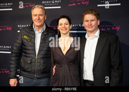 Gerald Böse, Katja Smitt-Bondareva, Ilja Smitt bei der Premiere des Kölner Weihnachtscircus Stockfoto