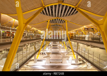 Innenraum der Flughafen Barajas in Madrid, Spanien. Stockfoto