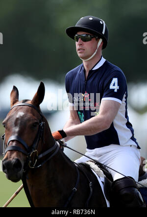 Der Herzog von Cambridge spielt Polo während der Maserati Royal Charity Polo Trophäe bei Beauford Polo Club, Down Farm House, Westonbirt, Gloucestershire. Stockfoto