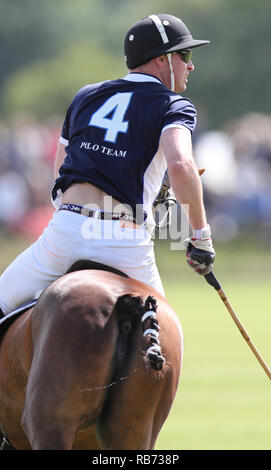 Der Herzog von Cambridge spielt Polo während der Maserati Royal Charity Polo Trophäe bei Beauford Polo Club, Down Farm House, Westonbirt, Gloucestershire. Stockfoto