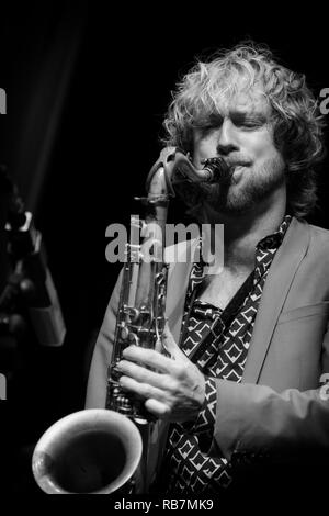 Mads Mathias Soli auf Tenor-saxophon mit Mads Mathias Quartett, Scarborough Jazz Festival 2017 Stockfoto