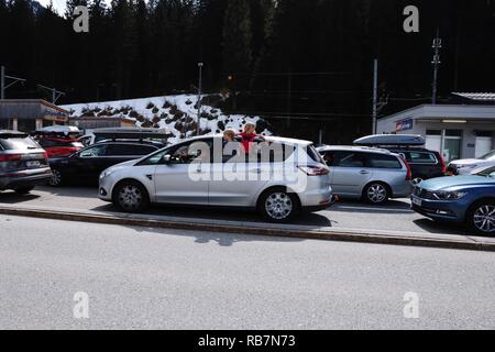 Die Munt la Schera Tunnel ist ein Straßentunnel im Schweizer Kanton Graubünden. Es verbindet das Engadin mit Lago di Livigno, Stockfoto