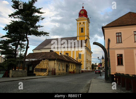 BAIA MARE, Rumänien - 24. JULI 2018: Eine der Straßen alten Teil der Stadt Baia Mare in der Region Siebenbürgen ist das administrative Zentrum des Maramu Stockfoto