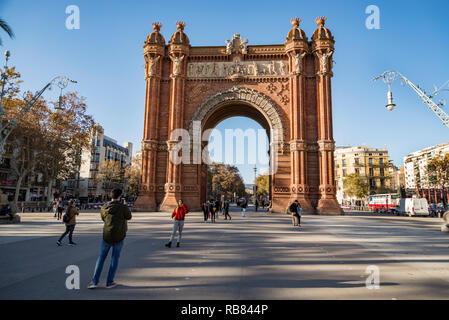 Die "Arc de Triomf", eines der berühmtesten Wahrzeichen in Barcelona, Spanien. Stockfoto