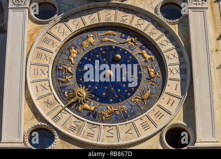 Astrologie clock closeup an der Piazza San Marco in Venedig Stockfoto