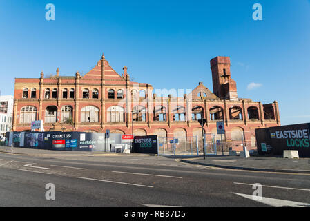 Verfallene viktorianische Fabrik ist Teil der Eastside Schlösser Sanierung Website an der Belmont Zeile in die Eastside, Birmingham Stockfoto