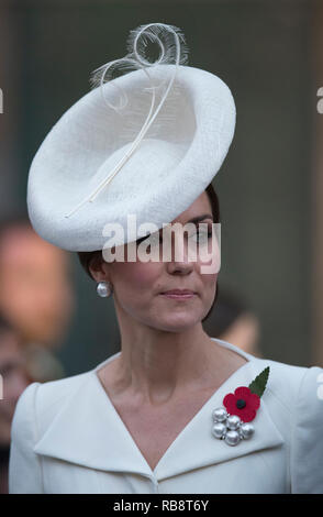 Die Herzogin von Cambridge kommt am Menentor in Ypern, Belgien, wie Sie besucht einen letzten Beitrag. Stockfoto