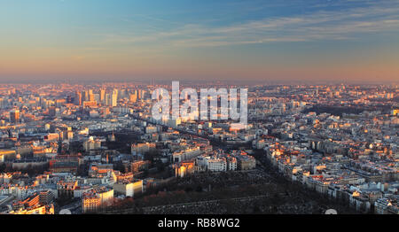 Die Stadt Paris Panorama - Luftbild bei Sonnenuntergang Stockfoto