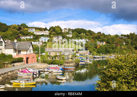 Die hübsche waterside Dorf Golant am Westufer des Flusses zwischen Penrith und Fowey Fowey, Cornwall, England, Großbritannien gelegen Stockfoto