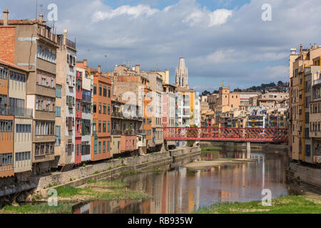 Bunte Häuser in Girona, Katalonien, Spanien. Stockfoto