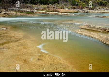 Pedernales River und Wasserfall, Pedernales Falls State Park, Texas, USA Stockfoto