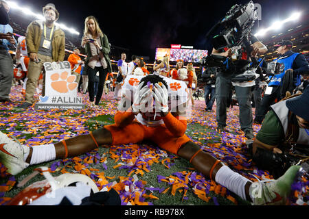 Santa Clara, Kalifornien, USA. 07 Jan, 2019. Clemson Tiger Defensive zurück K' von Wallace #12 nach der nationalen Meisterschaft zwischen der Clemson Tiger und die Alabama Crimson Tide am Levi's Stadion in Santa Clara, Kalifornien, feiert. Charles Baus/CSM/Alamy leben Nachrichten Stockfoto