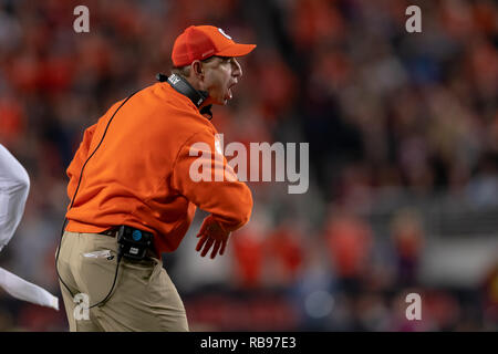 Santa Clara, Kalifornien, USA. 7 Jan, 2019. Januar 07, 2019 - Santa Clara, Kalifornien, USA - Clemson Tiger Head Coach Dabo Swinney reagiert im College Football Endspiel nationale Meisterschaft Spiel zwischen der Clemson Tiger und die Alabama Crimson Tide am Levi's Stadion, Santa Clara, Kalifornien. Quelle: Adam Lacy/ZUMA Draht/Alamy leben Nachrichten Stockfoto