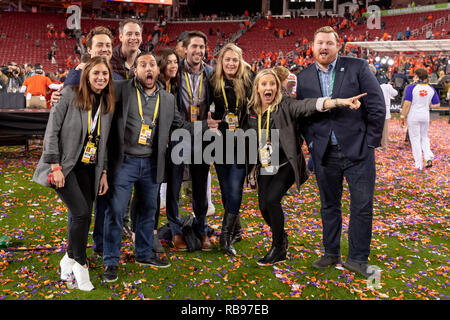 Santa Clara, Kalifornien, USA. 7 Jan, 2019. Januar 07, 2019 - Santa Clara, Kalifornien, USA - ESPN Personal für ein Foto posieren nach dem College Football Endspiel nationale Meisterschaft Spiel zwischen der Clemson Tiger und die Alabama Crimson Tide am Levi's Stadion, Santa Clara, Kalifornien. Clemson gewann44-16-. Quelle: Adam Lacy/ZUMA Draht/Alamy leben Nachrichten Stockfoto