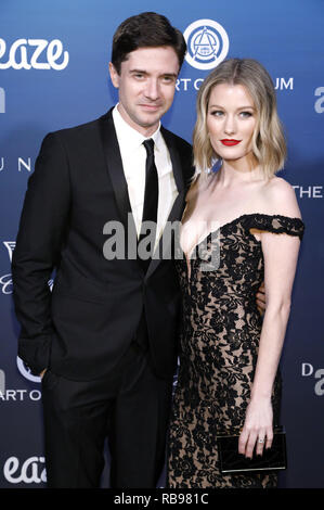Topher Grace und seiner Frau Ashley Hinshaw Teilnahme an der Kunst des 12. jährlichen Feier des Elysium - der Himmel am 5. Januar 2019 in Los Angeles, Kalifornien. | Verwendung weltweit Stockfoto