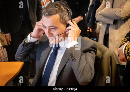 Lyon, Frankreich. 8. Januar 2019. Gérald Darmanin, Minister der Aktion und der öffentlichen Konten, Besuche von Lyon Public Finance call center Credit: FRANCK CHAPOLARD/Alamy leben Nachrichten Stockfoto