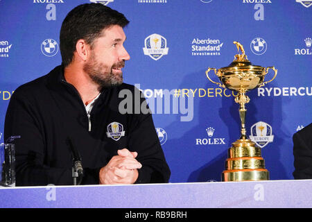 8. Januar, 2019 Wentworth Golf Club Surrey UK Padraig Harrington (Irland) im Gespräch mit den Medien, wie er heute bekannt als das nächste europäische Ryder Cup Captain, auf einer Konferenz, die im Ballsaal im berühmten Wentworth Golf Club Stockfoto