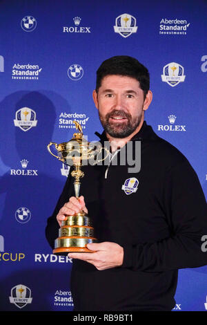 8. Januar, 2019 Wentworth Golf Club Surrey UK Padraig Harrington (Irland) im Gespräch mit den Medien, wie er heute bekannt als das nächste europäische Ryder Cup Captain, auf einer Konferenz, die im Ballsaal im berühmten Wentworth Golf Club Stockfoto