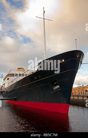 Edinburgh, Leith, Schottland, Großbritannien. Vom 8. Januar 2019. Reservierungen eröffnet diese Woche für Übernachtungen auf dem 5-Sterne Schiff MV Fingal in Leith, in der Nähe der Schwester Schiff vertäut der Royal Yacht Britannia. Fingal ein Luxus schwimmenden Hotel Anker in Leith auf Edinburgh's Waterfront, verwandelt in eine exquisite 23 Kabine boutique Hotel und eine exklusive Funktion Veranstaltungsort durch das preisgekrönte Team an der Royal Yacht Britannia. Stockfoto