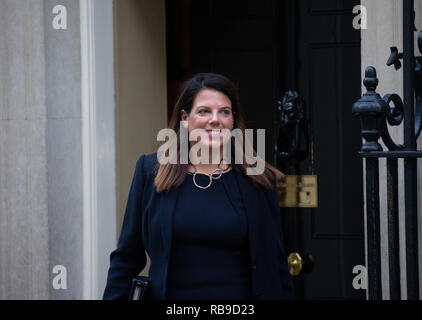 London, Großbritannien. 8. Januar 2019. Caroline Nokes, Minister für Einwanderung, verlässt die Sitzung. Credit: Tommy London/Alamy leben Nachrichten Stockfoto
