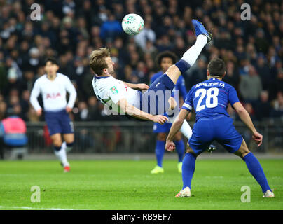 London, England - Januar 08, 2019 Tottenham Hotspur ist Harry Kane während Carabao Cup Halbfinale 1 Bein zwischen den Tottenham Hotspur und Chelsea im Wembley Stadion, London, England am 08. Jan. 2019 Credit: Aktion Foto Sport/Alamy leben Nachrichten Stockfoto