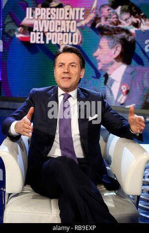 Rom, Italien. 08 Jan, 2019. Giuseppe Conte Rom 8. Januar 2019. Der italienische Ministerpräsident erscheint als Gast in der TV-Show "Porta a Porta" Foto Samantha Zucchi Insidefoto Credit: insidefoto Srl/Alamy leben Nachrichten Stockfoto