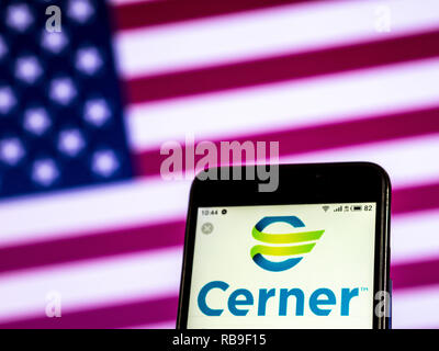 Kiew, Ukraine. 7 Jan, 2019. Cerner Firmenlogo gesehen auf einem Smartphone angezeigt. Quelle: Igor Golovniov/SOPA Images/ZUMA Draht/Alamy leben Nachrichten Stockfoto