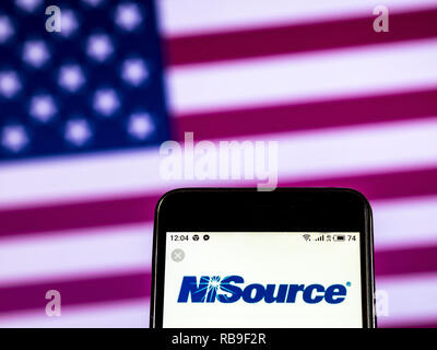 Kiew, Ukraine. 7 Jan, 2019. NiSource Utilities Company Logo gesehen auf einem Smartphone angezeigt. Quelle: Igor Golovniov/SOPA Images/ZUMA Draht/Alamy leben Nachrichten Stockfoto