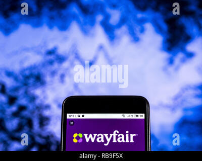 Kiew, Ukraine. 7 Jan, 2019. Wayfair Firmenlogo gesehen auf einem Smartphone angezeigt. Quelle: Igor Golovniov/SOPA Images/ZUMA Draht/Alamy leben Nachrichten Stockfoto