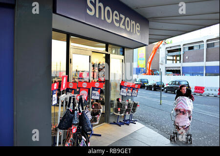 Blackpool, Großbritannien, 9. Jan 2019. Die Verkaufszahlen für Shoezone für Weihnachten 2018 sind heute freigegeben. Abgebildet ist die Filiale in der Houndshill Shopping Centre im Zentrum der Stadt. Kev Walsh/Alamy leben Nachrichten Stockfoto