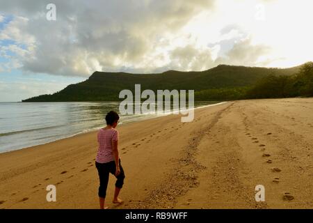 Cape Hillsborough von Smalleys Strand Campingplatz gesehen, Cape Hillsborough National Park, Queensland, Australien Stockfoto