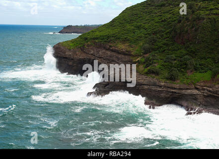 Die Klippen des Kilauea Wildlife Refuge bestreut mit Seevögel. Kauai, Hawaii. Stockfoto