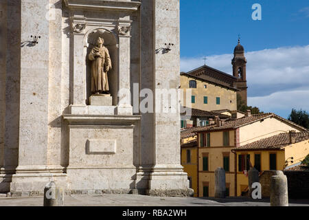 Teil des Westens vor der Chiesa di Santa Maria di Provenzano, Contrada della Giraffa, Siena, Toskana, Italien Stockfoto