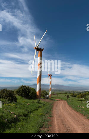 Bnei Rasan Windkraftanlagen in der Nähe des Kibbutz Ein Zivan im Golan Höhen. Israel Stockfoto