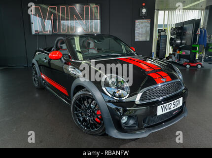 2012 R57 Form Mini Cooper Cabrio JCW britischen Kleinwagen Stockfoto