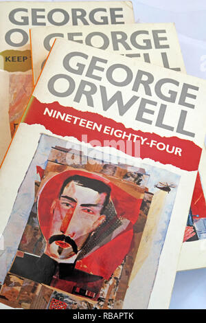 George Orwell 1984 19 80 Vier Buch zitiere, Krieg ist Frieden, Freiheit ist Sklaverei, Unwissenheit ist Stärke, Stockfoto