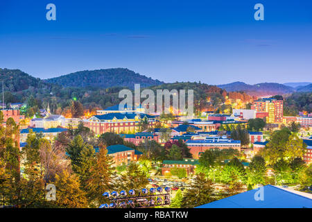 Boone, North Carolina, USA, Campus und Stadt die Skyline in der Dämmerung. Stockfoto