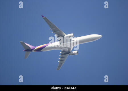 Chiangmai, Thailand - 2. Januar 2019: HS-tes Airbus A330-300 von Thaiairway. Von Chiangmai Flughafen in Bangkok. Stockfoto