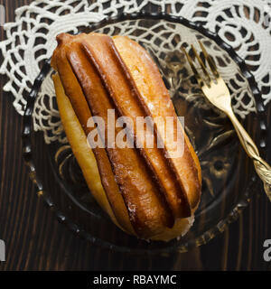 Traditionelles türkisches Dessert tulumba auf Tisch, von oben Stockfoto