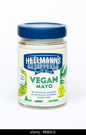 Hellmanns vegane Mayonnaise jar auf einem weißen Hintergrund. Großbritannien Stockfoto