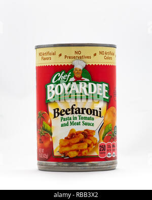 Ein kann der Chef Boyardee Beefaroni isoliert. Stockfoto