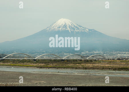 Mount Fuji von Bullet Zug gesehen Stockfoto