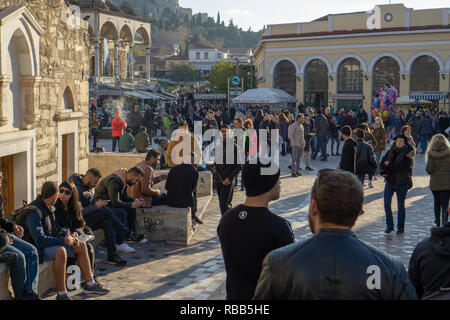 Obwohl die Plaka bei meinem Besuch immer sehr voll war, ich fühlte immer noch entspannt und genossen die Pics von der geschäftigen Marktplatz. Stockfoto