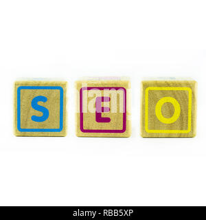 Wort "SEO" Holz Kubische auf dem Holz Stockfoto