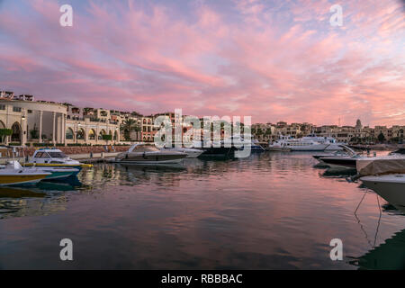 Sonnenuntergan an der Tala Bay Marina, Akaba, Jordanien, Asien | Sonnenuntergang über Tala Bay Marina, Aqaba, Jordanien, Asien Stockfoto