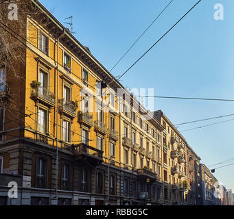 Mailand, Italien - 29. Dezember 2018. Typische Gebäude von Mailand, Lombardei, Italien. Stockfoto